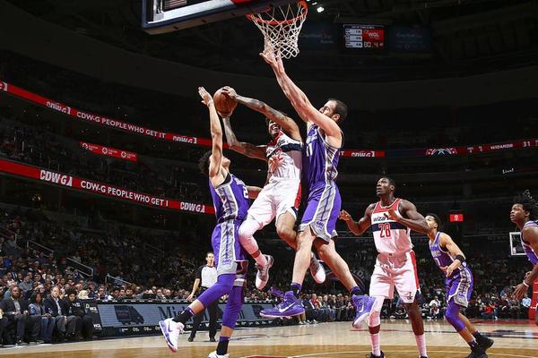 牵动尼克斯 牵动尼克斯